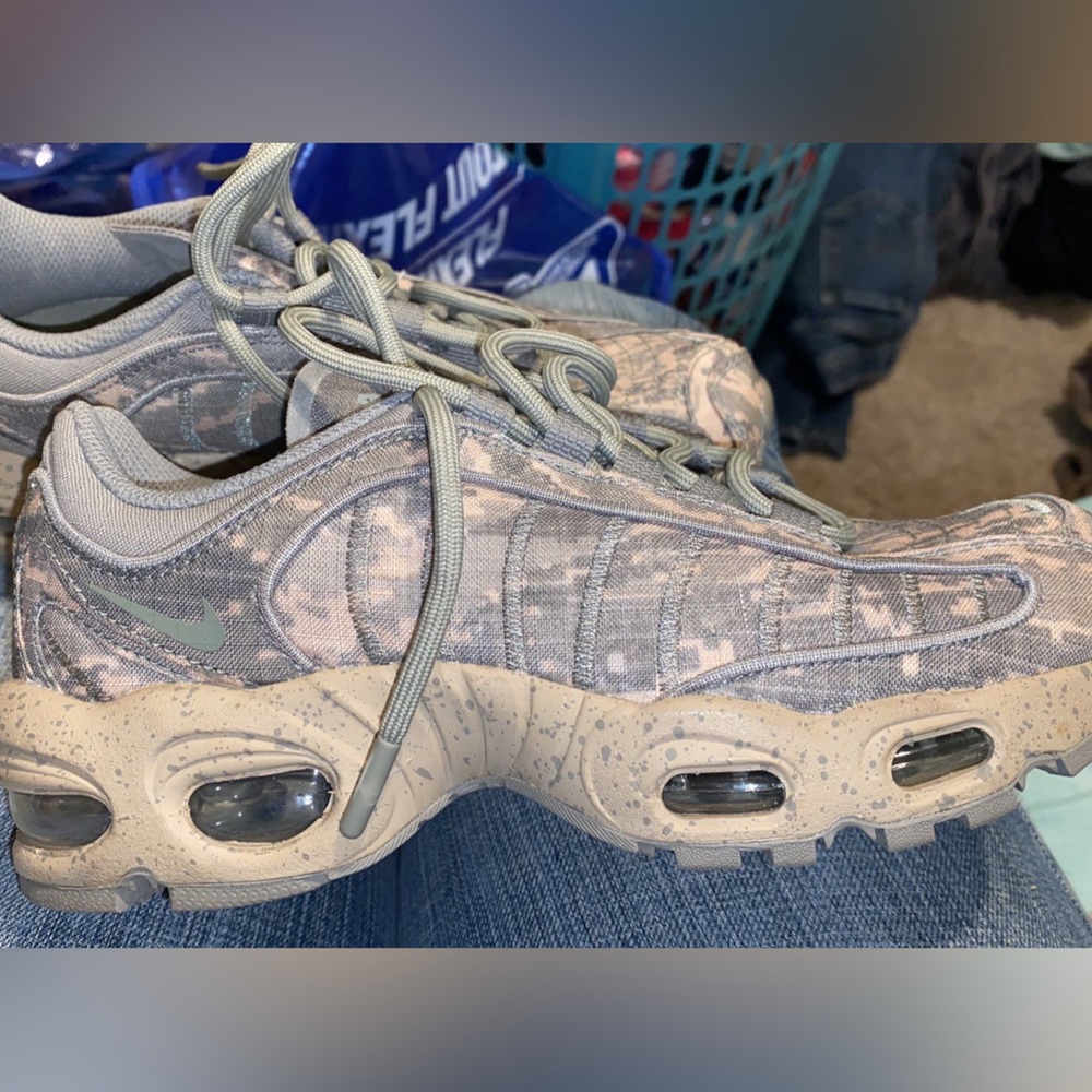 2019 Nike Air Max Tailwind 4 ‘digi camo’ size 4y